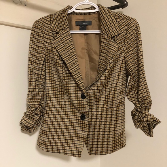 Blazer - Picture 2 of 2